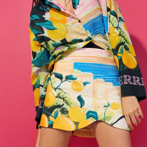 H&M Printed Scene Mini Skirt Asymmetrical Wavy Hem Lyocell Blend Cut-Out Skirt - Picture 2 of 14